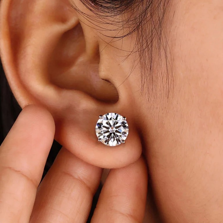 Diamondrensu Precision Craftsmanship and Ring Detailing